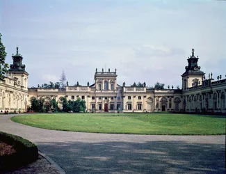 Außenansicht des Palastes, erbaut ca. 1677